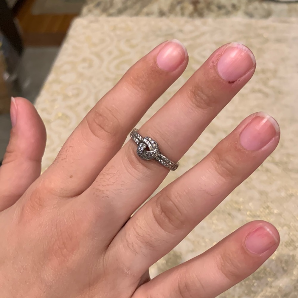 Pandora Love knot ring